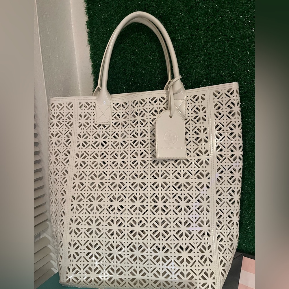 Tory Burch White Laser-Cut Tote Bag - Picture 2 of 8